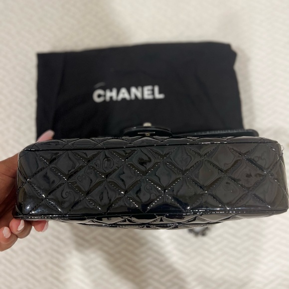 Vintage CHANEL medium Patent Quilted Double Flap bag authentic used - Picture 2 of 5